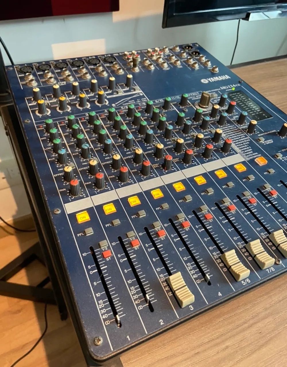 Mesa de Som Yamaha MG124CX - Foto 2