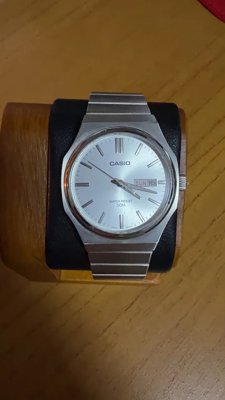 Relógio Casio com pulseira integrada  - Foto 2