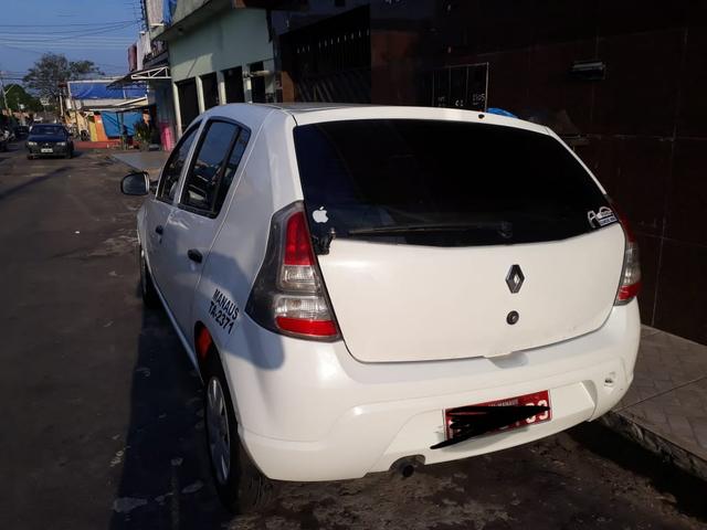Vendo um Renault Sandero táxi - Foto 2
