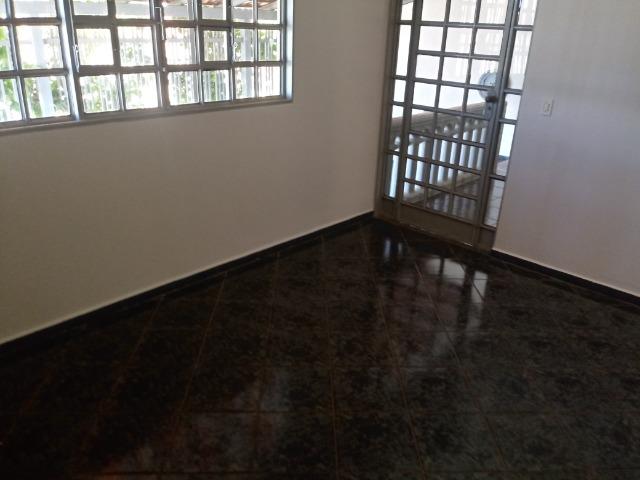 Excelente sobrado na quadra 05 do Setor Veredas - Brazlandia-DF - Foto 2