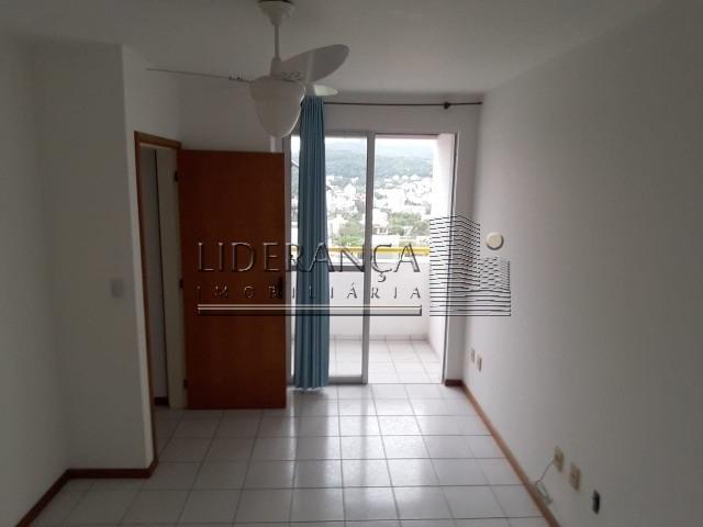 Apartamento, Serrinha, 1 dormitório, sala com sofá cama e rack, cozinha com armários, área - Foto 12
