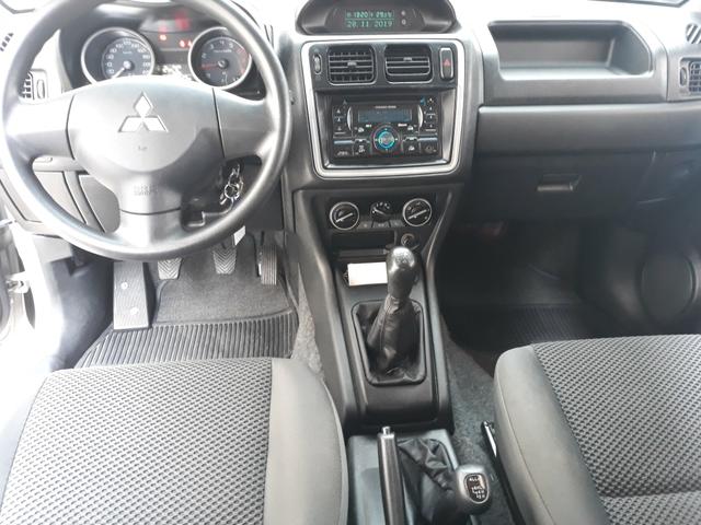 Mitsubishi TR4 câmbio manual 4x4 impecável 2011 C/ GNV - Foto 16