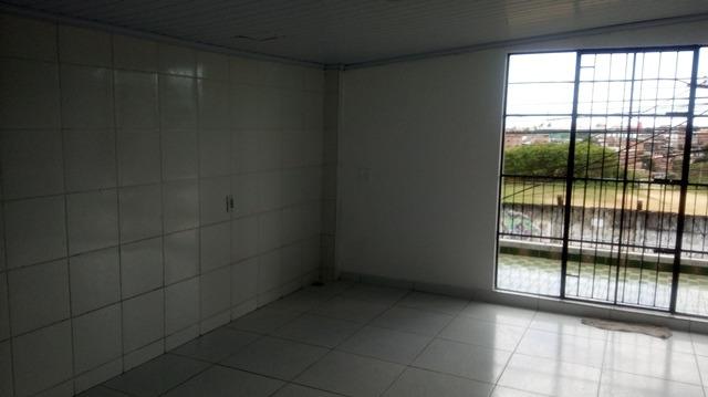 Casa Vila Canaria 1º andar Rua Principal Ótima Localização R$ 700,00 Ligue: 3215-4603 - Foto 4