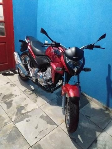 Vendo cb300 complemente nova