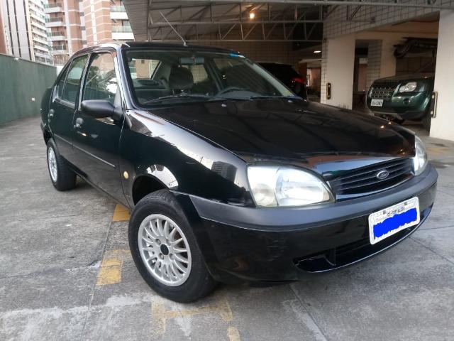 Carro Ford Fiesta Sedan Street 1.0, 4 portas, ar - 2003 (Preta) - Conservado