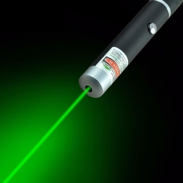 Super Caneta Laser Point 10.000mW Forte Verde Kit Estojo Luxo - Foto 2