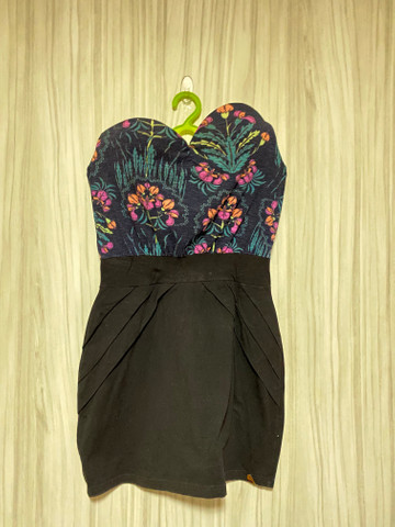 Vestido tomara que caia com bojo