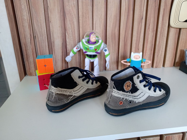 Bota infantil Klin em tecido lona muito resistente. Tamanho 30 - Foto 5