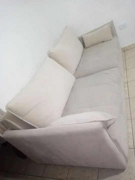 Sofá retratil zero caixa cor Nude.