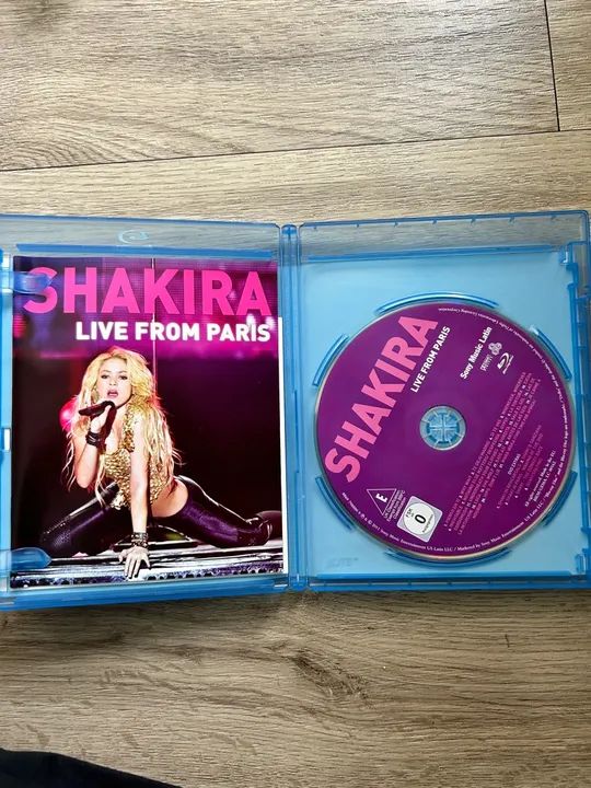 Blu Ray Shakira live from Paris (versão europeu) - Foto 3