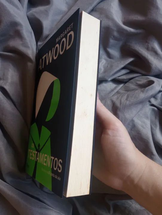 Livros O conto da Aia + Os testamentos  - Foto 4