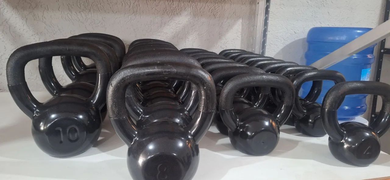Peso Chaleira Kettlebell 10KG Emborrachado - R$ 149,90 - Foto 3