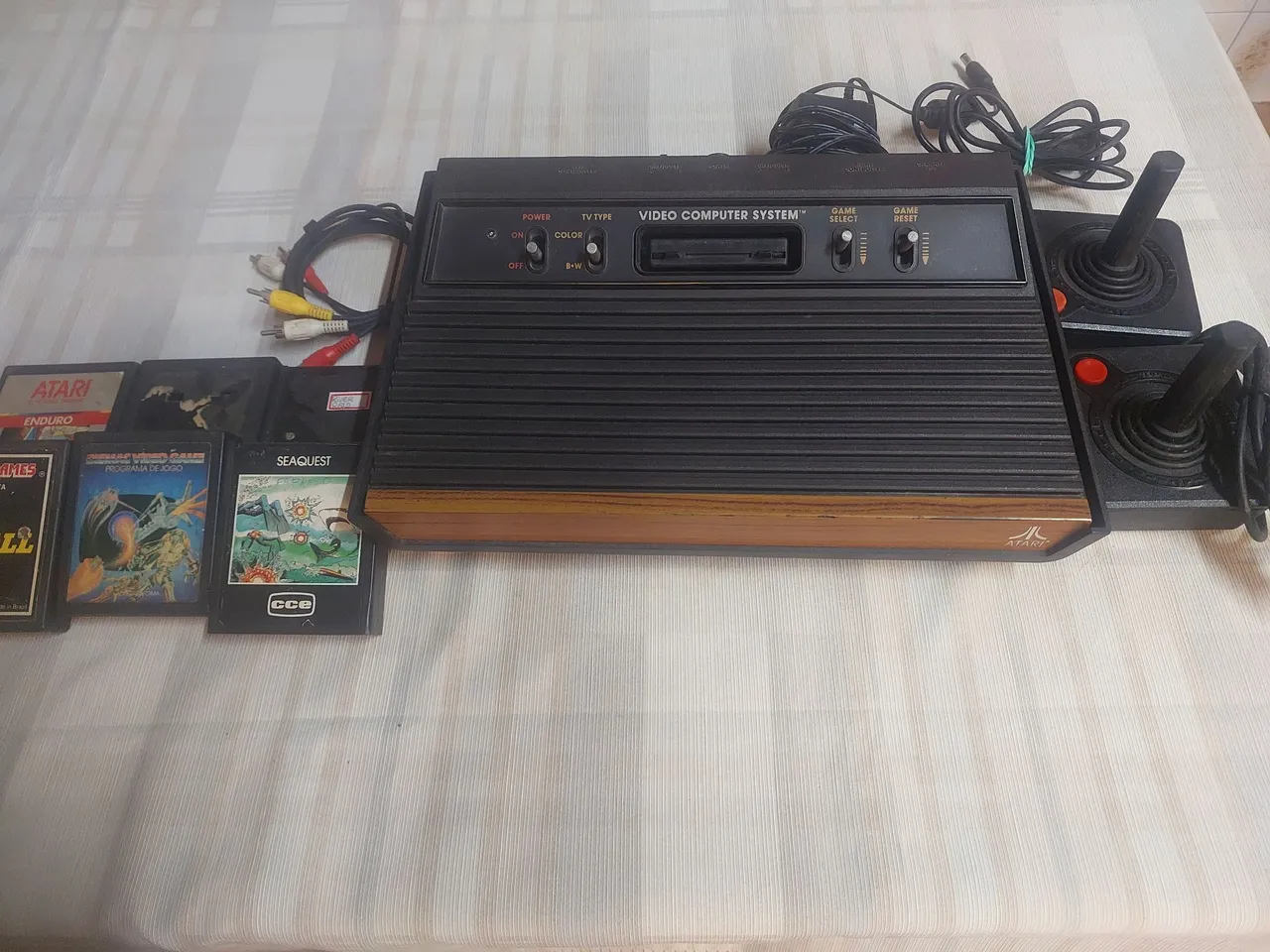 Atari 2600 frente de madeira