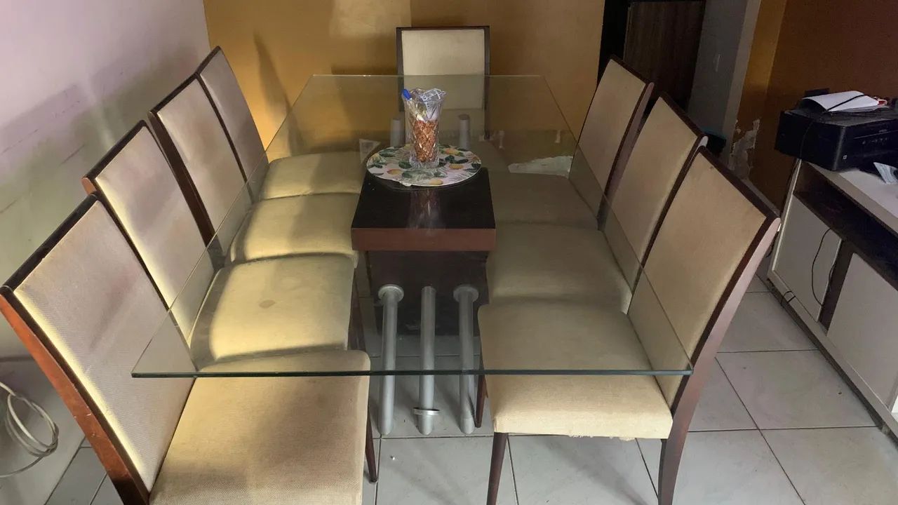 Mesa de vidro com 8 cadeiras  - Foto 2