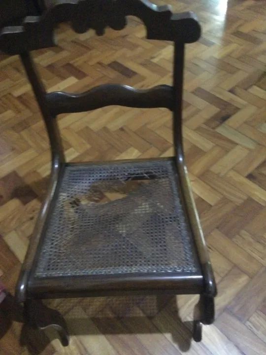 Mesa extensível antiga  com 6 cadeiras Jacarandá retirada Copacabana  - Foto 4