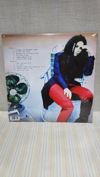 Lp Vinil Shakira Donde Están Los Ladrões? Lacrado  - Foto 2