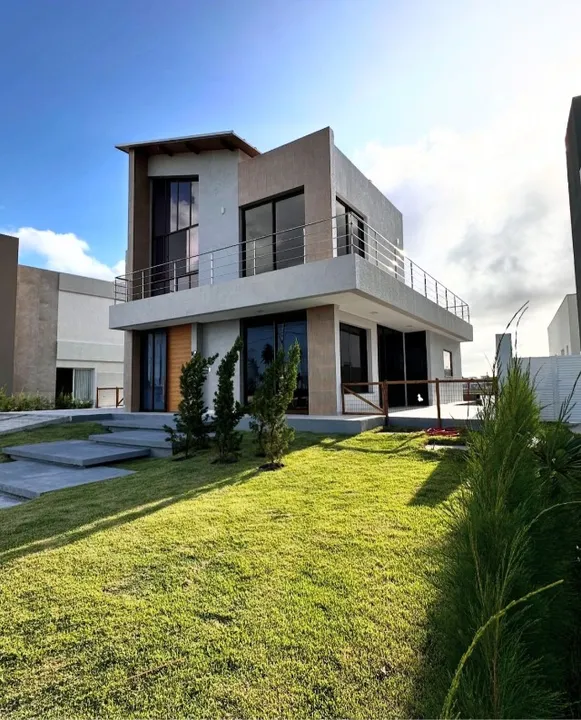Casa Duplex com Piscina no Residencial Damha