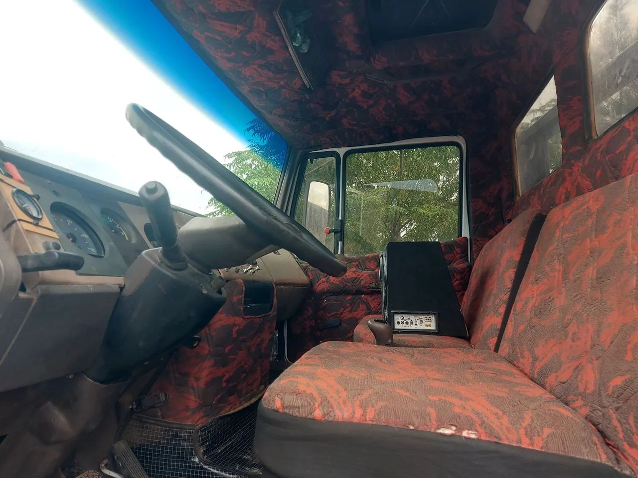 Caminhão Mercedes-Benz 1618 Plataforma - Foto 6