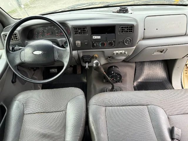 FORD 14000 CABINE DUPLA COM CESTO AEREO VERSALIFT VST-47 - Foto 12