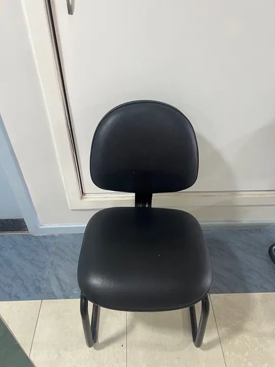 Cadeira Executiva Base Fixa Corino Preto