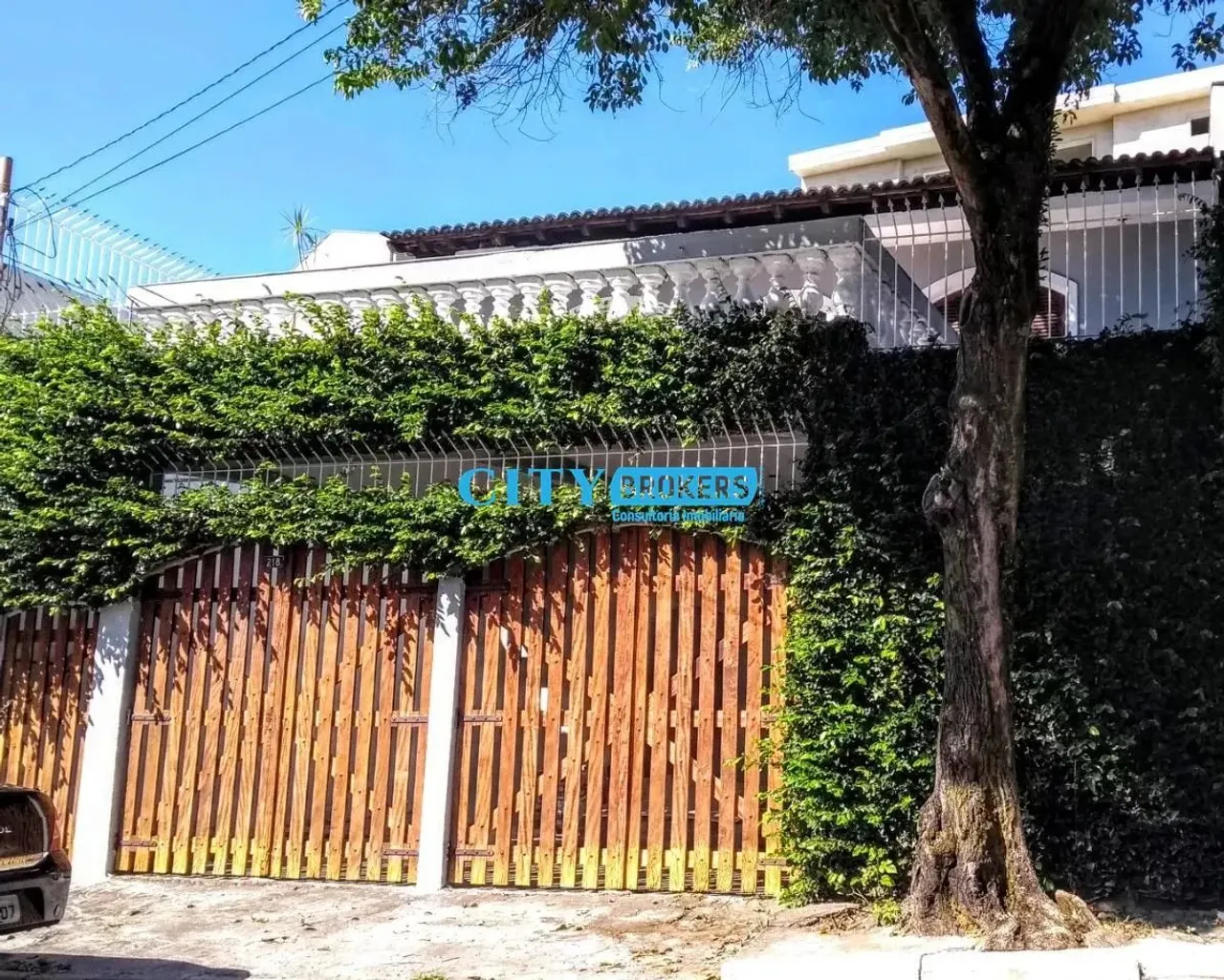 Sobrado á venda com 3 dormitórios no Jardim Marisa Zona Oeste