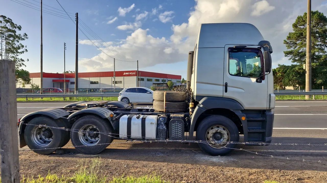 Caminhão VW Constellation 25,420 6X2 - Foto 5