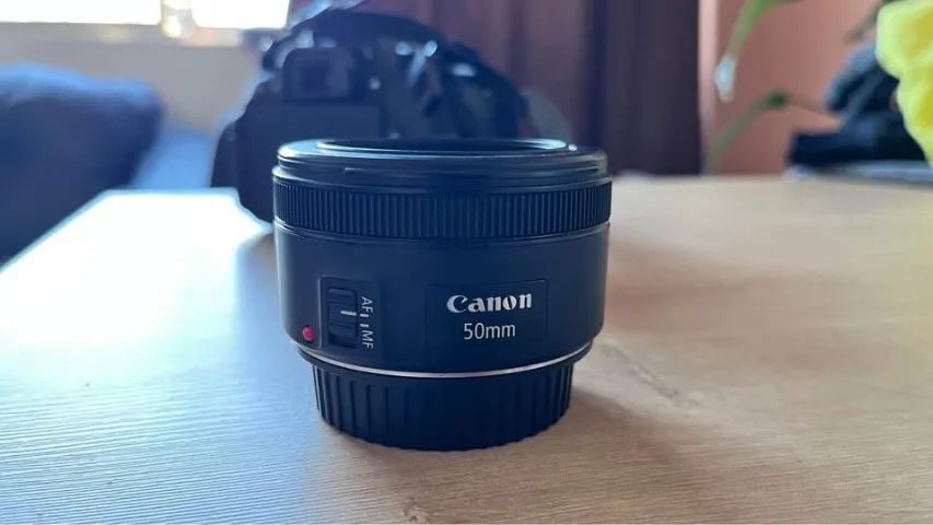 Lente Canon EF-S 18-55mm f/3.5-5.6 IS STM