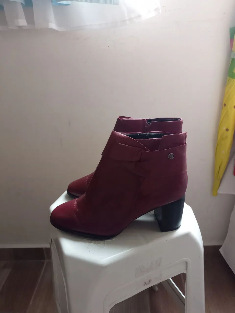 Botas vermelhas femininas - Foto 2