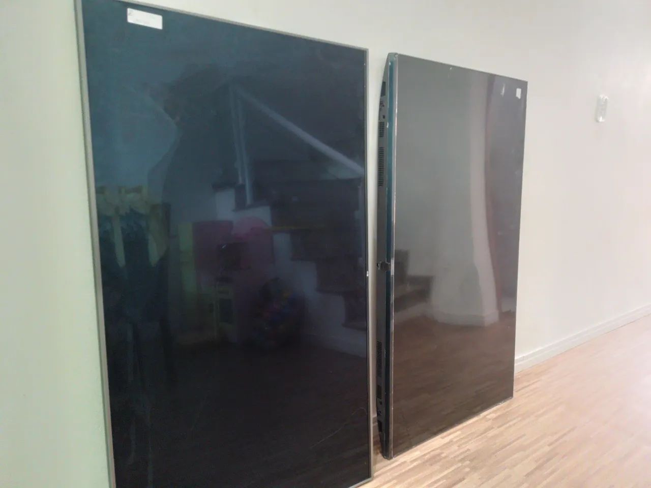 Televisão 55 tela trincada modelo 55UR e 55UJ - Foto 2