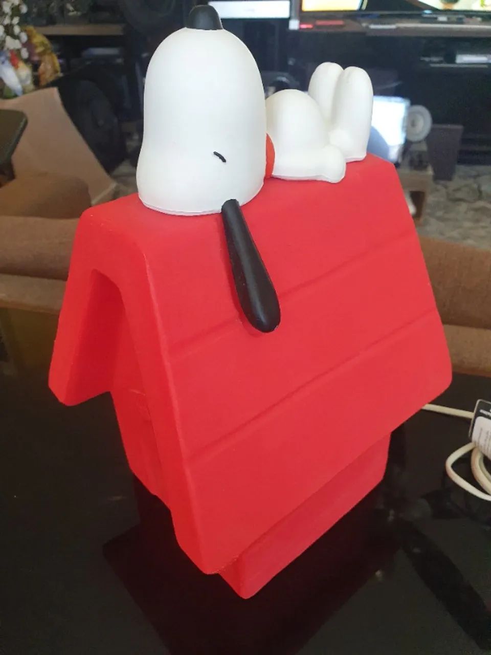 Luminária Abajur De Mesa Casinha Snoopy Vermelha Decorfun Bivolt - Foto 3