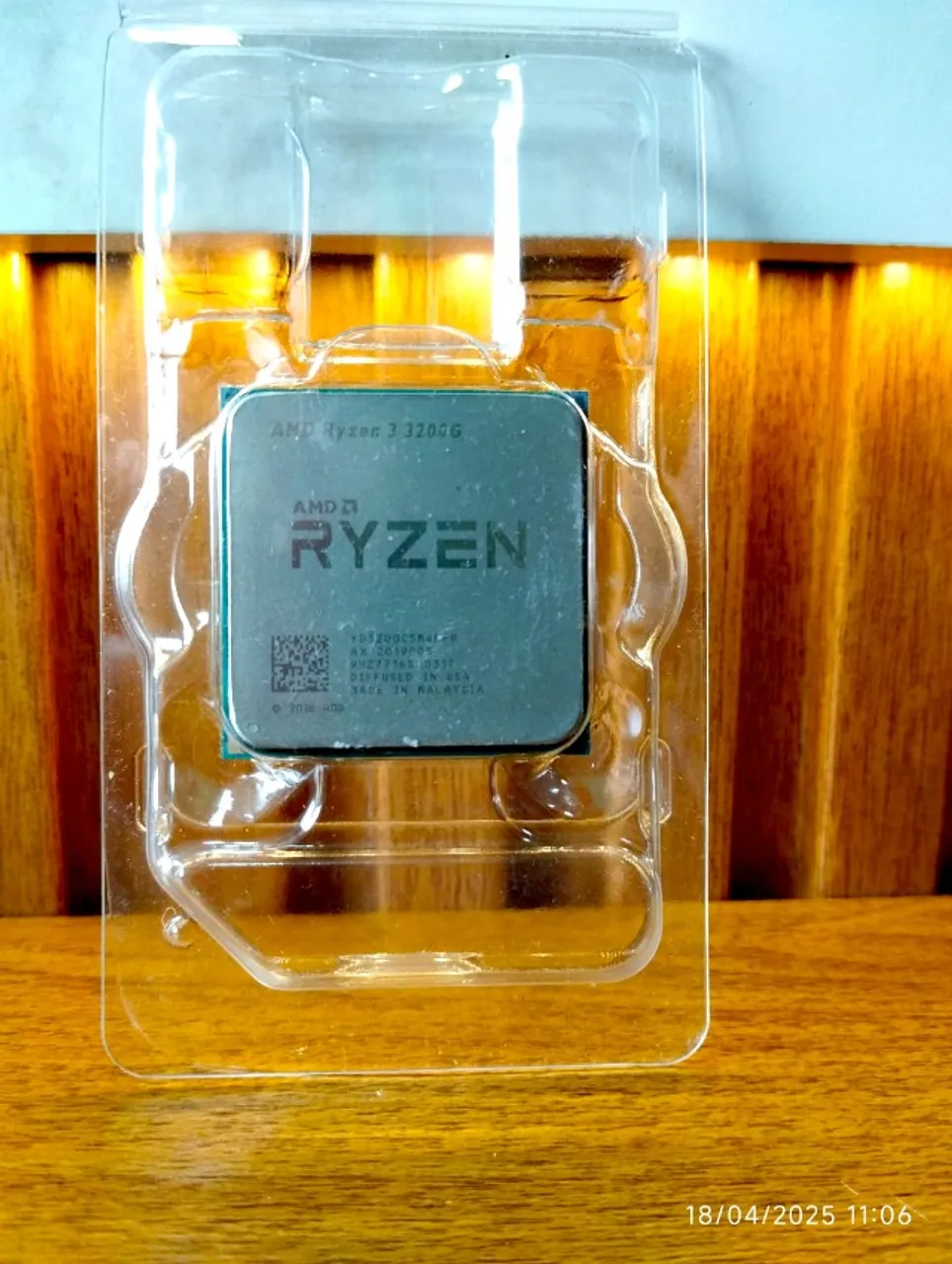 Processador Ryzen 3 3200G (Sem Cooler) - Entrego/Envio