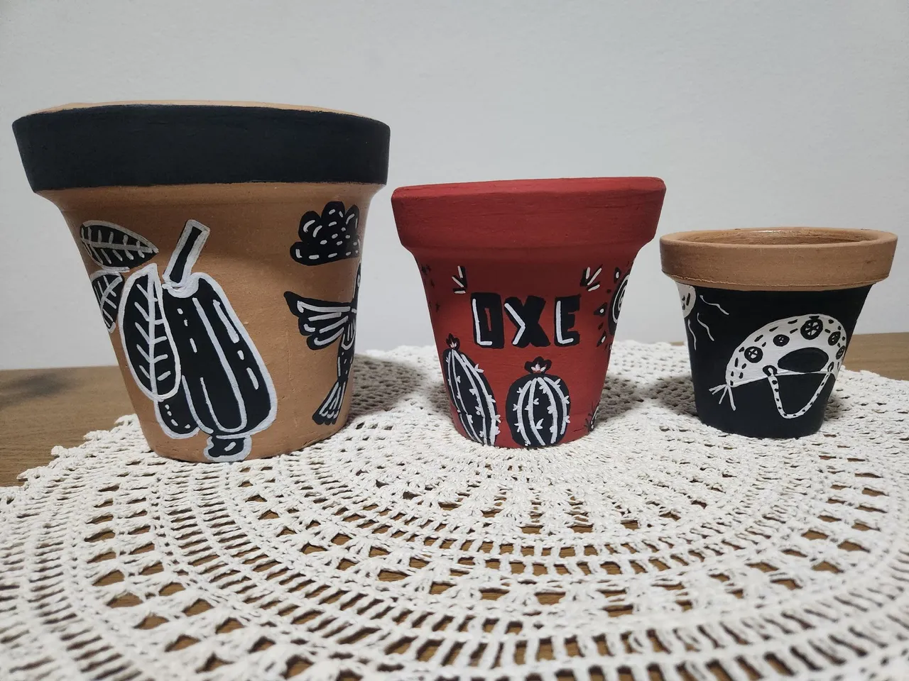 Vasos de cerâmica pintados à mão - Decoração artesanal