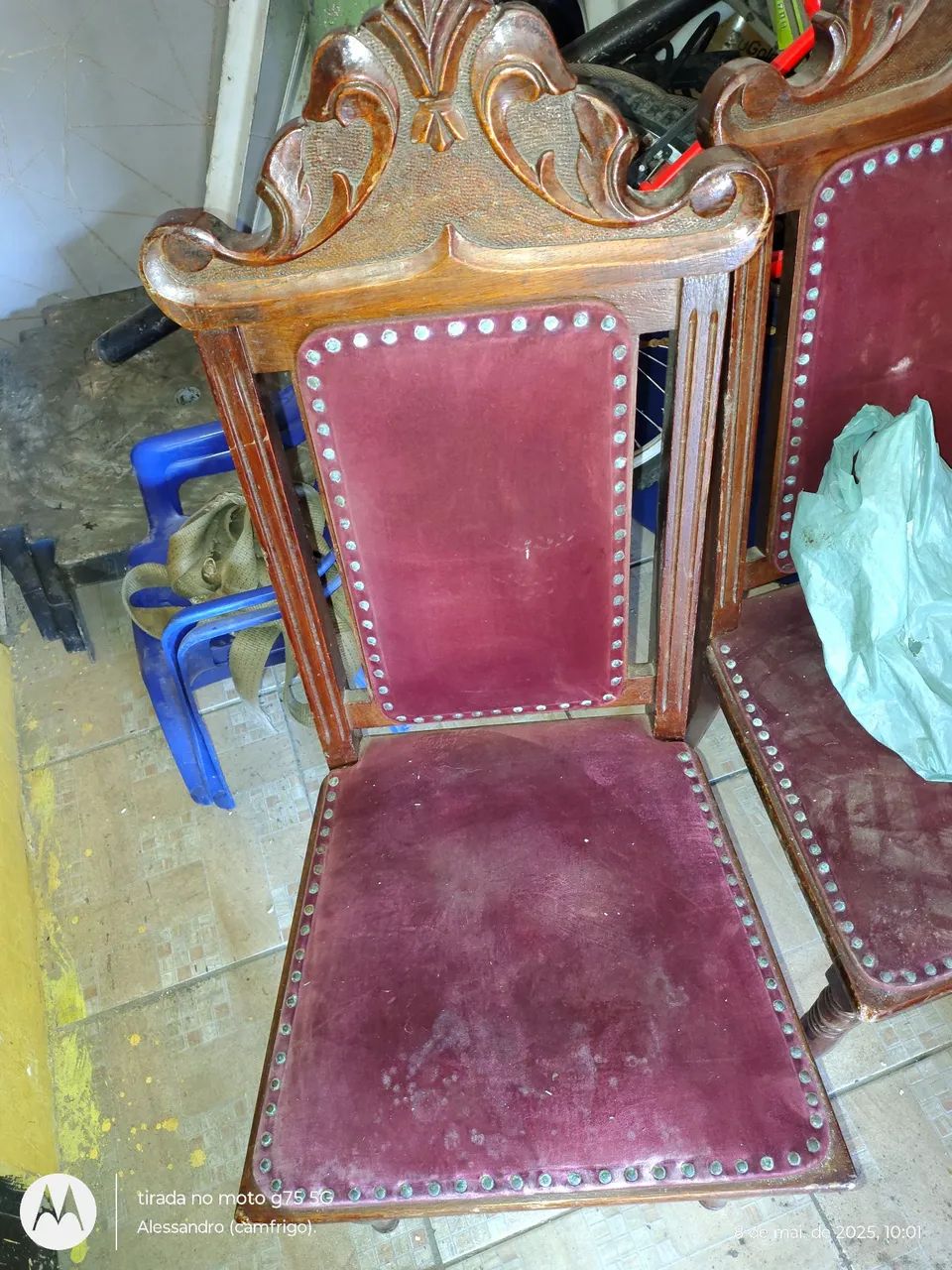 Conjunto de Cadeiras de Madeira Antigo com pinos de cobre