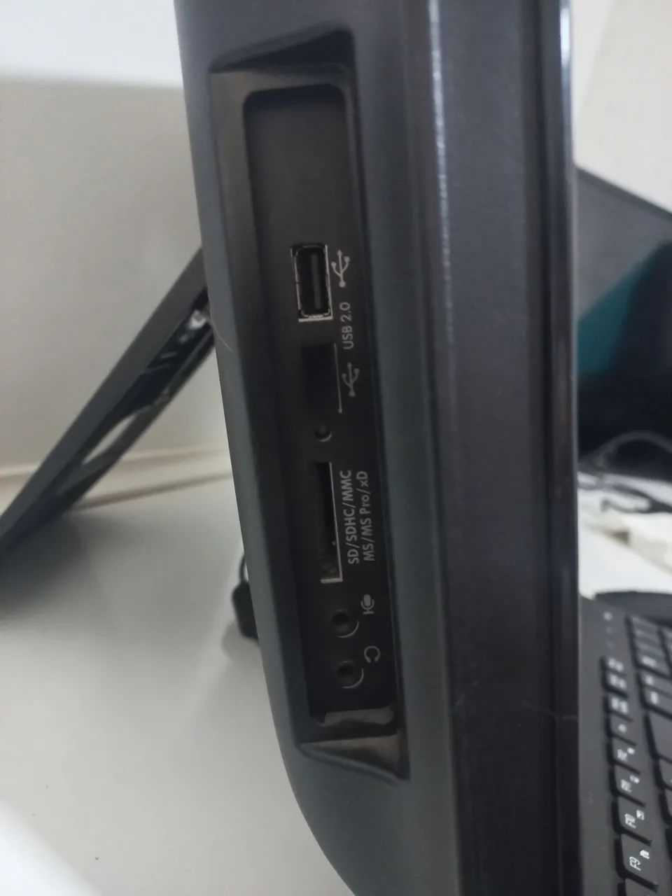 Computador all in one compaq64186567730689122