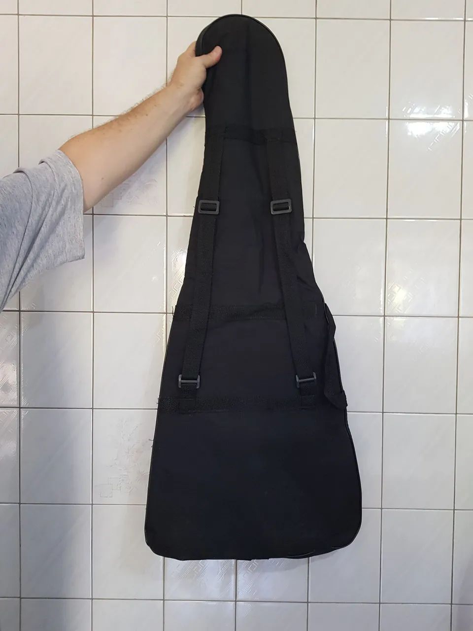 Bag Capa acolchoada para Guitarra em bom estado. - Foto 2