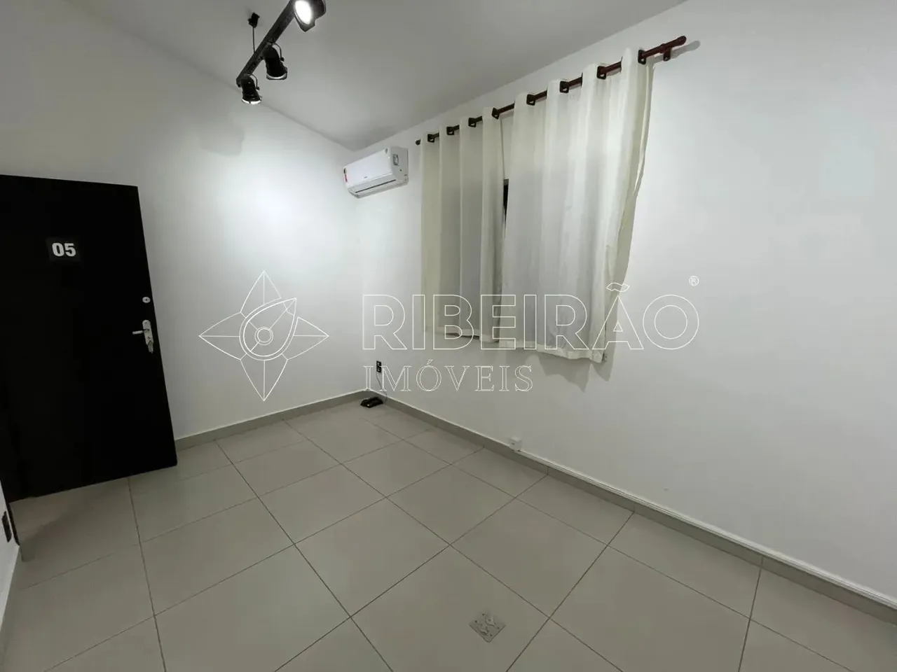 Sala comercial 25m² para locação no Jardim Palma Travassos
