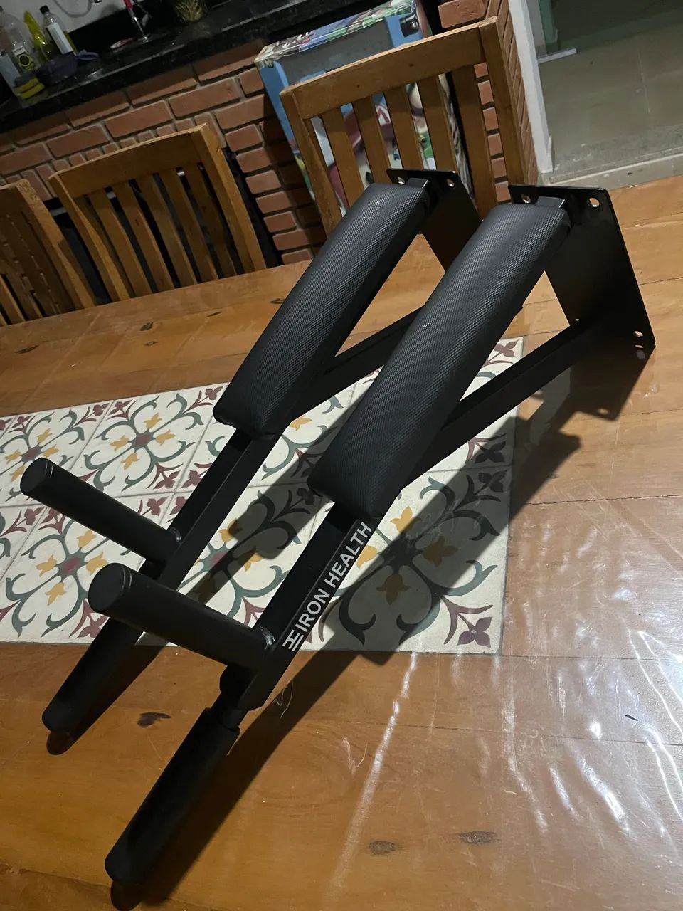Barras paralelas fixas para parede 