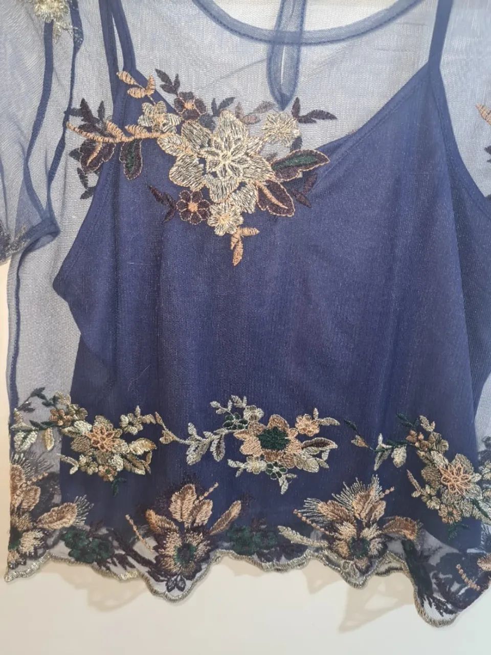 blusa azul escuro tam. p em tule - Foto 4
