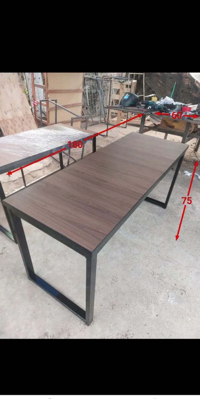 Mesa de Jantar com Design Moderno