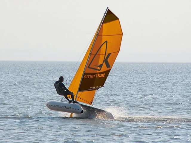 veleiro catamarã com cascos infláveis - SMARTKAT original