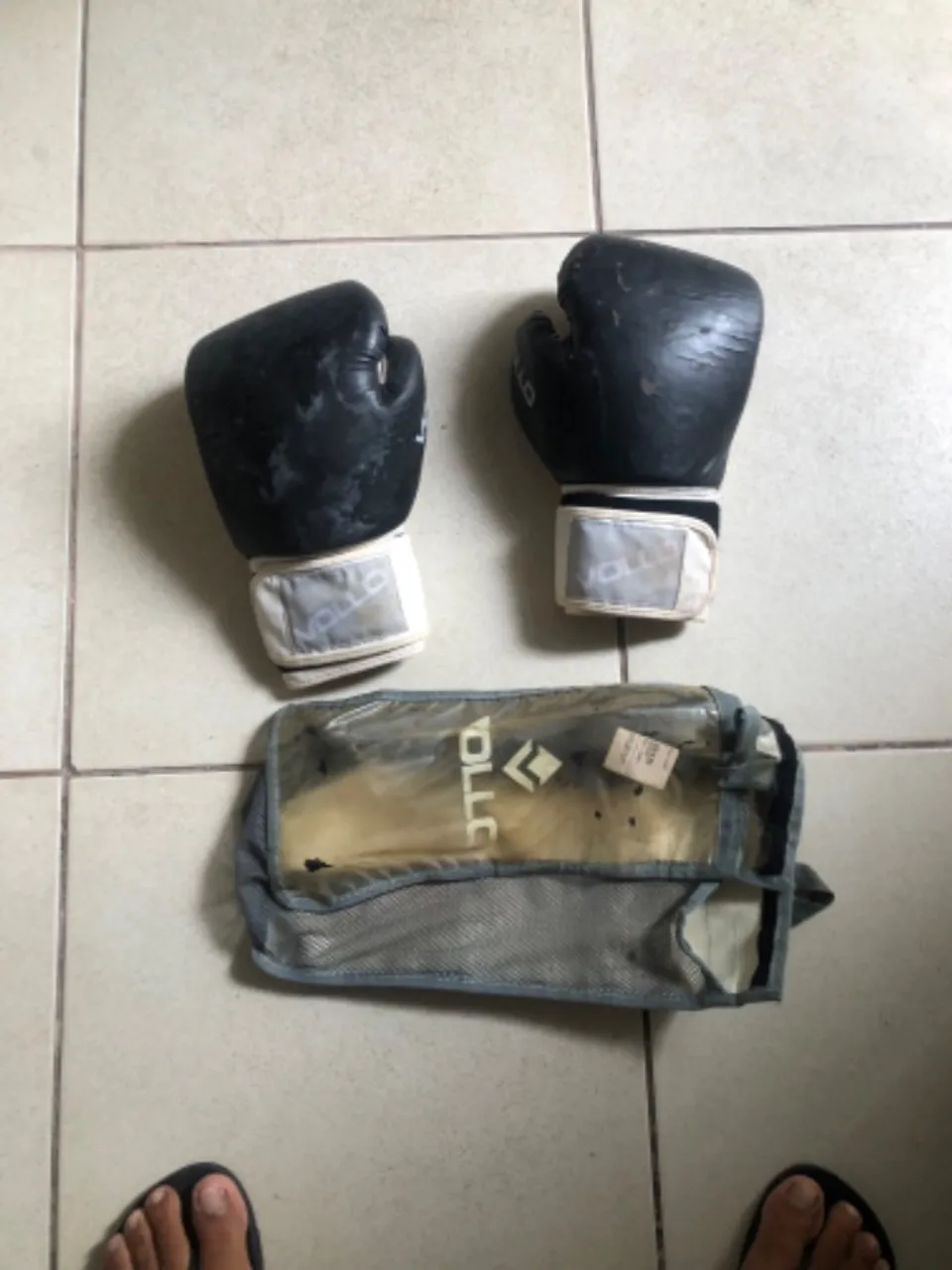Vendo 1 par de luvas de boxe feminina