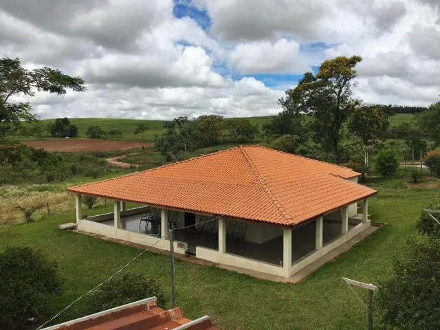 sítio de 20.000 m², com escritura individual, região de Oscar Bressane SP.