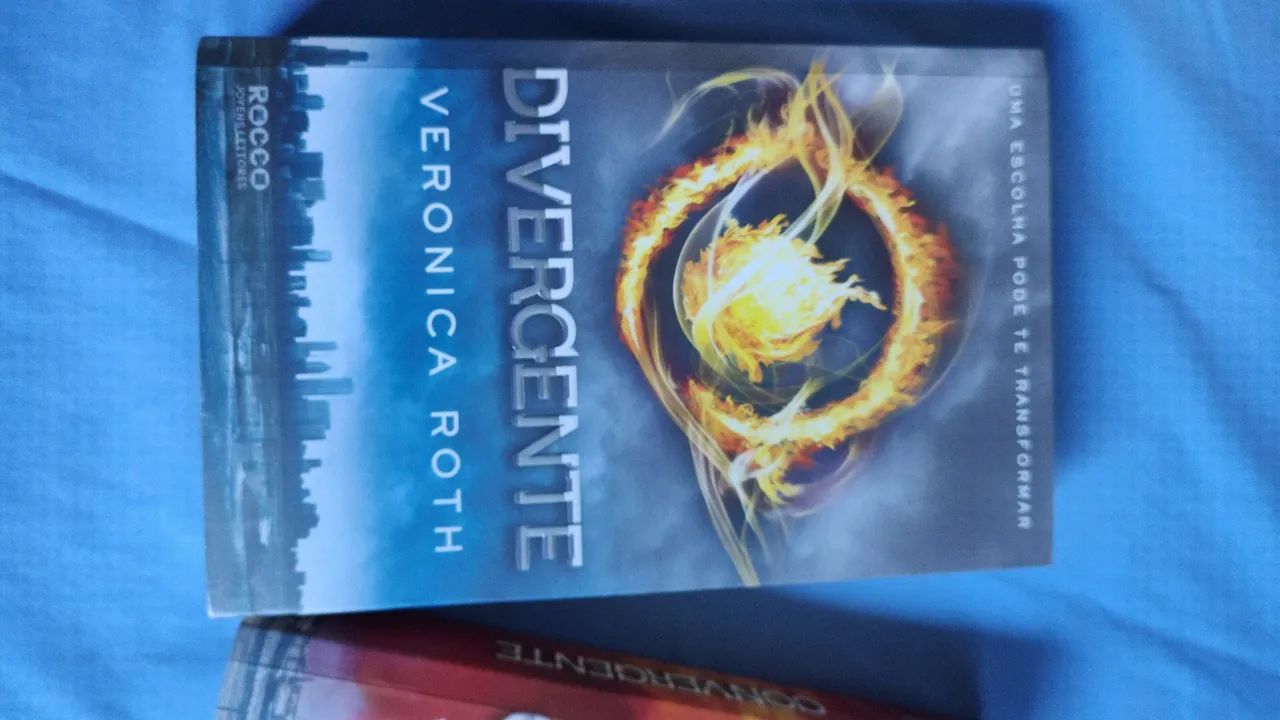 Livros da Série Divergente - Completo Box de livros divergente  - Foto 3