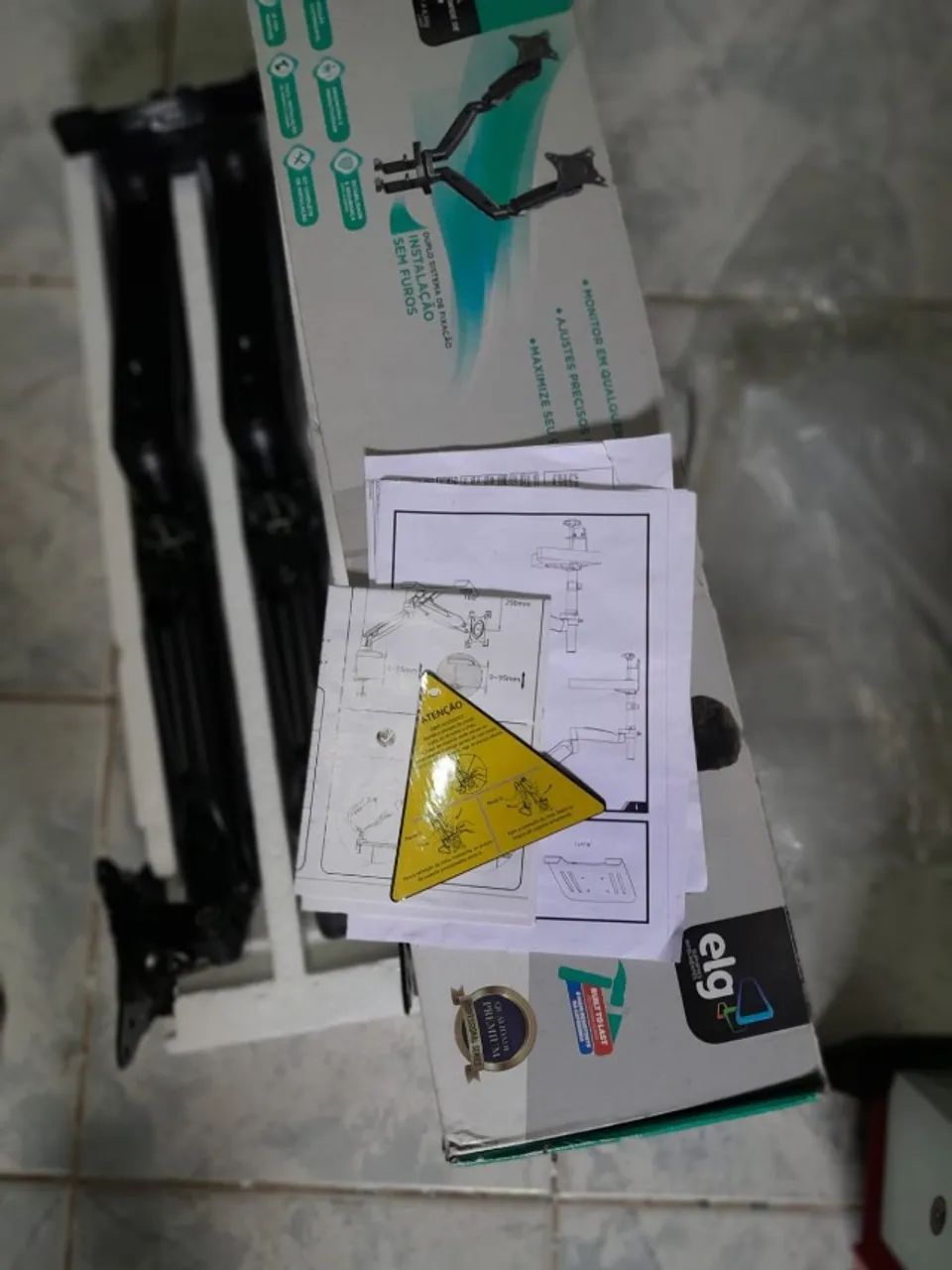 Suporte para monitores duplo usado ELG F160N em excelente estado.   - Foto 3