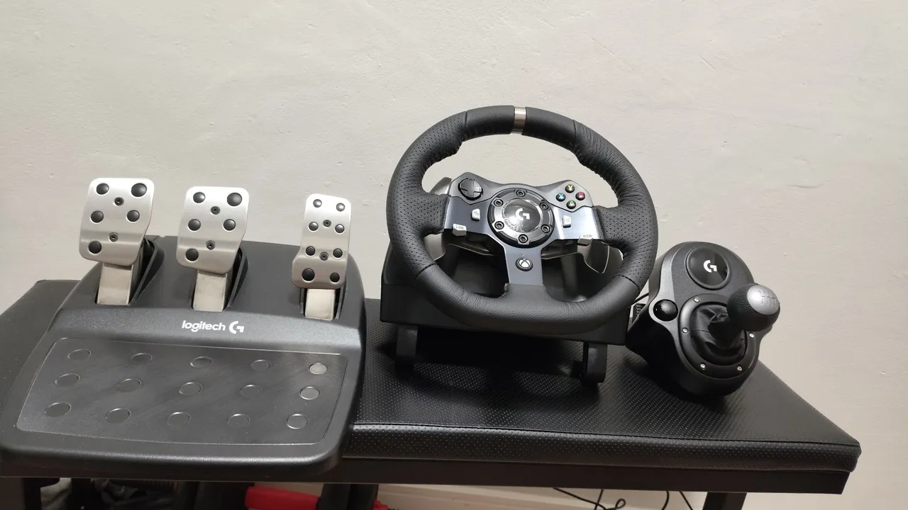 Volante Logitech G920 + Câmbio + Pedais - Xbox/PC