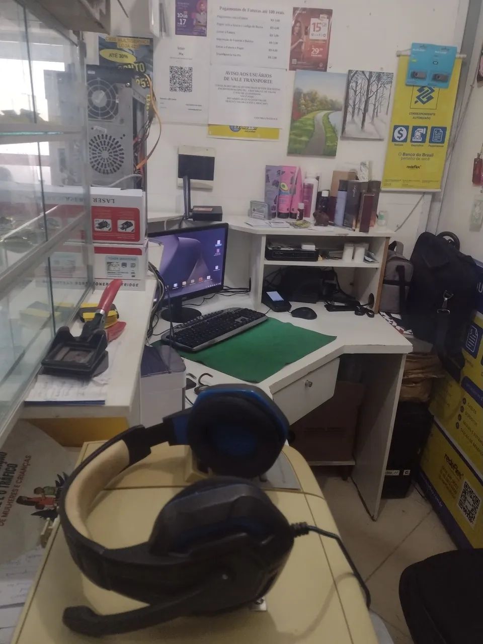 Transforme o visual do seu comércio com este balcão funcional e elegante! - Foto 2