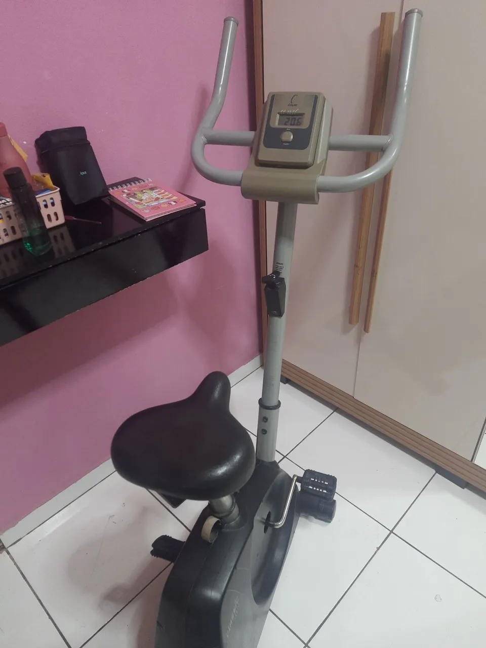 Bicicleta Ergométrica - Ótima para Exercícios em Casa!