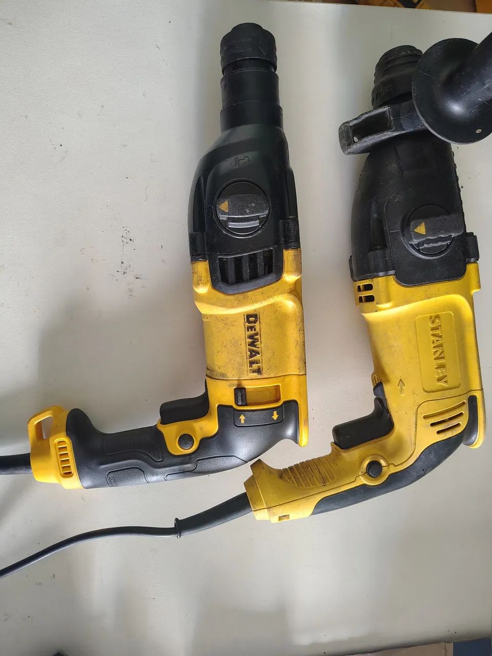 Furadeira/Martelete Dewalt e Stanley 515 cada 
