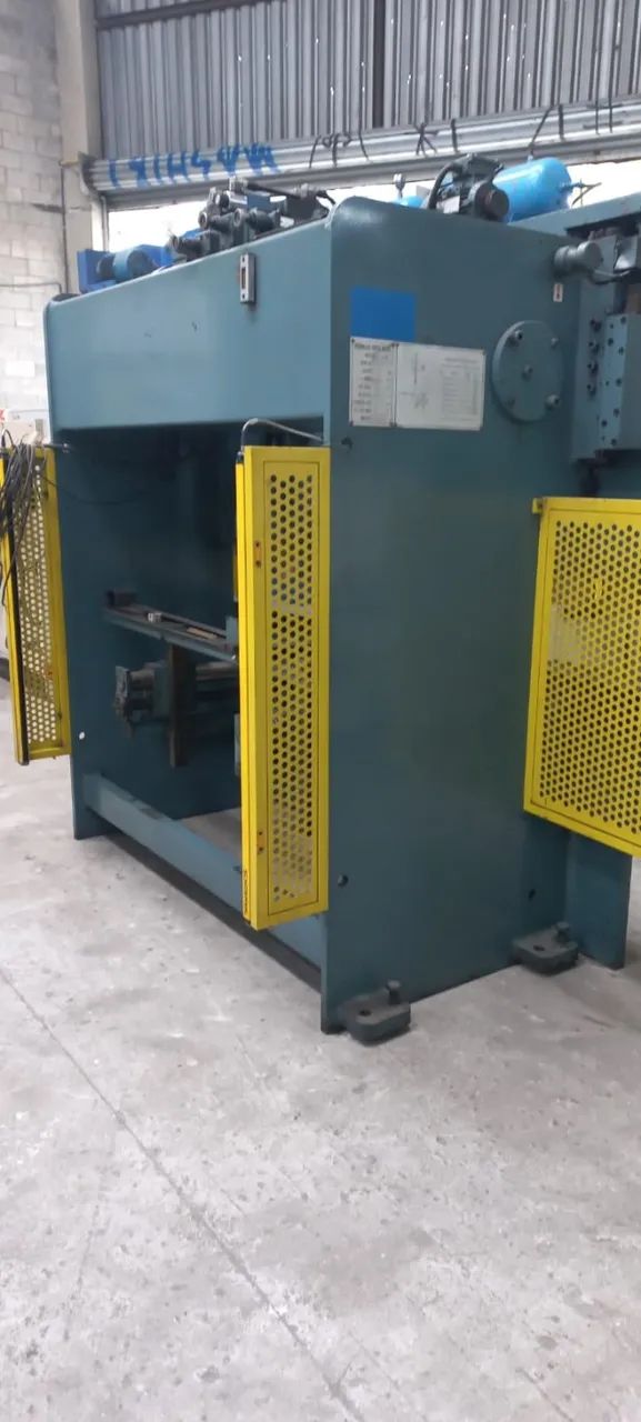 PRENSA DOBRADEIRA HIDRAULICA 2500X40TONS CHINESA - Foto 3