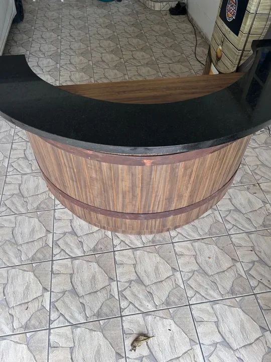 Balcão de Bar em Madeira com Tampo de Granito - Foto 3
